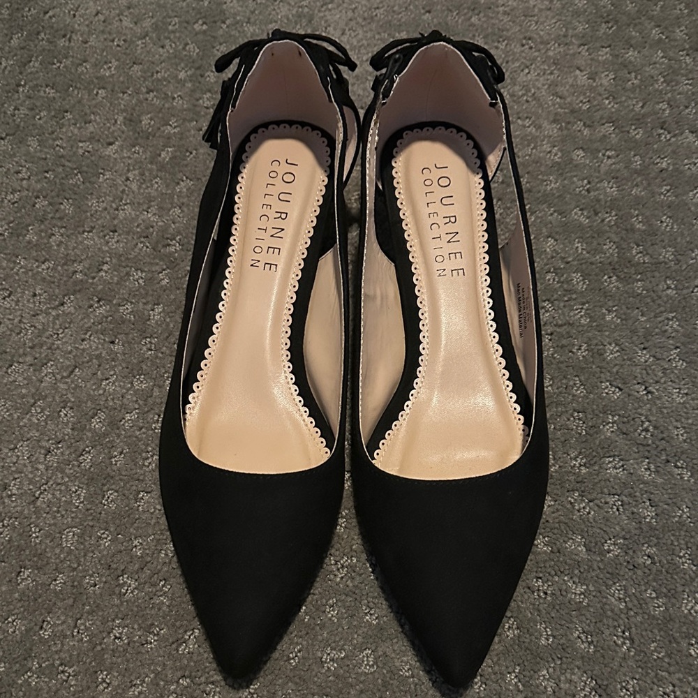 Journee Collection Black Pointed Heels
